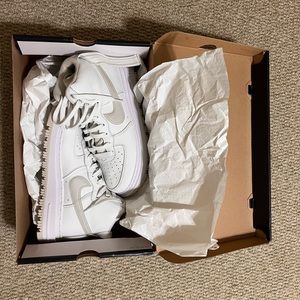 Nike Air Force 1 High Boot Summit White - Size 8.5. Condition: 100% New